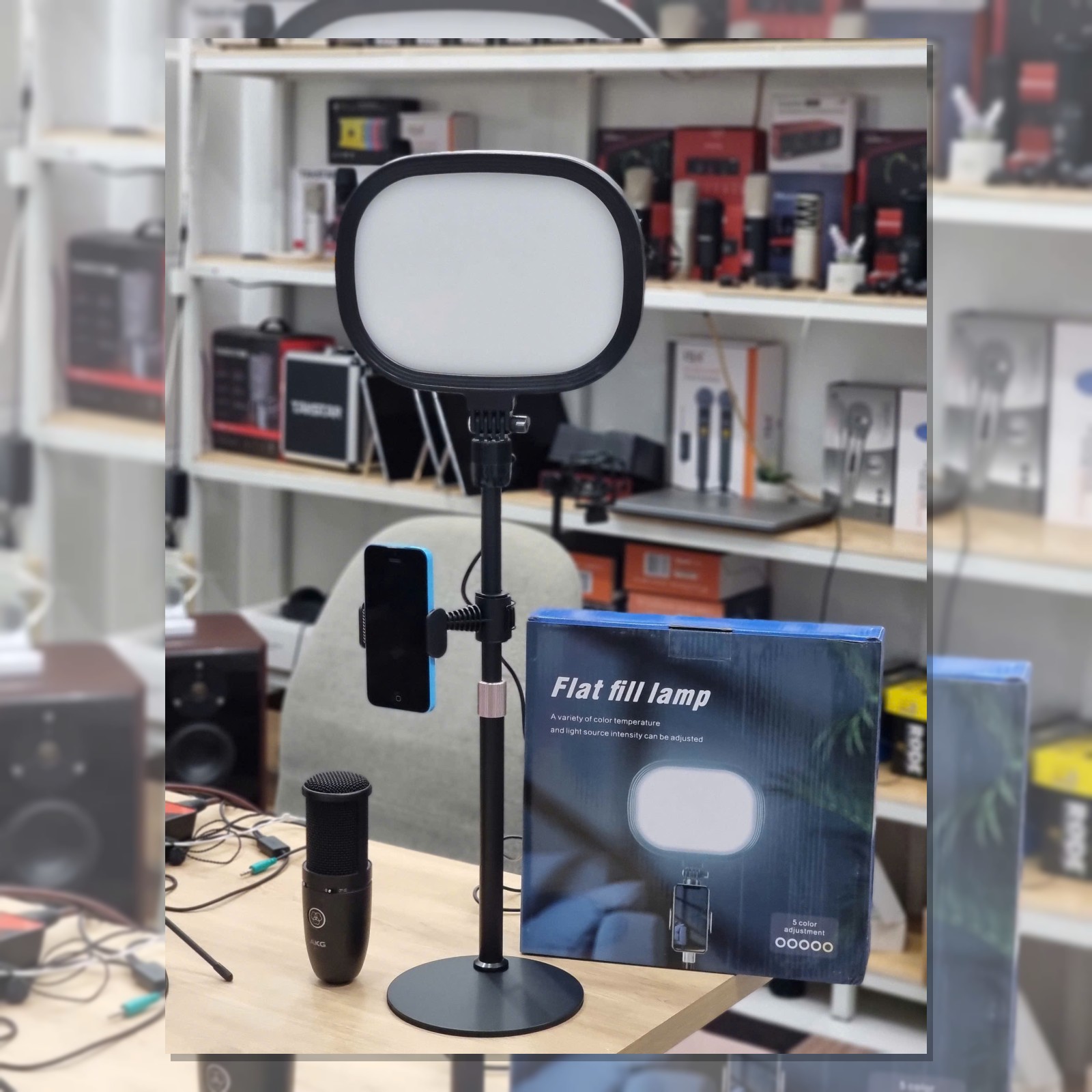 Đèn livestream siêu sáng mịn da kèm chân đế và hộp sản phẩm