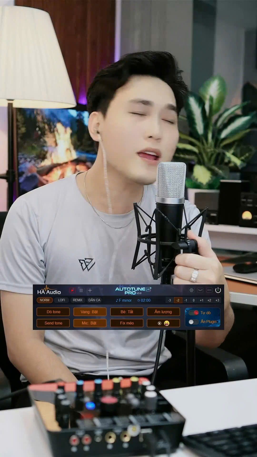 Chân mic đứng phòng thu giá 250K