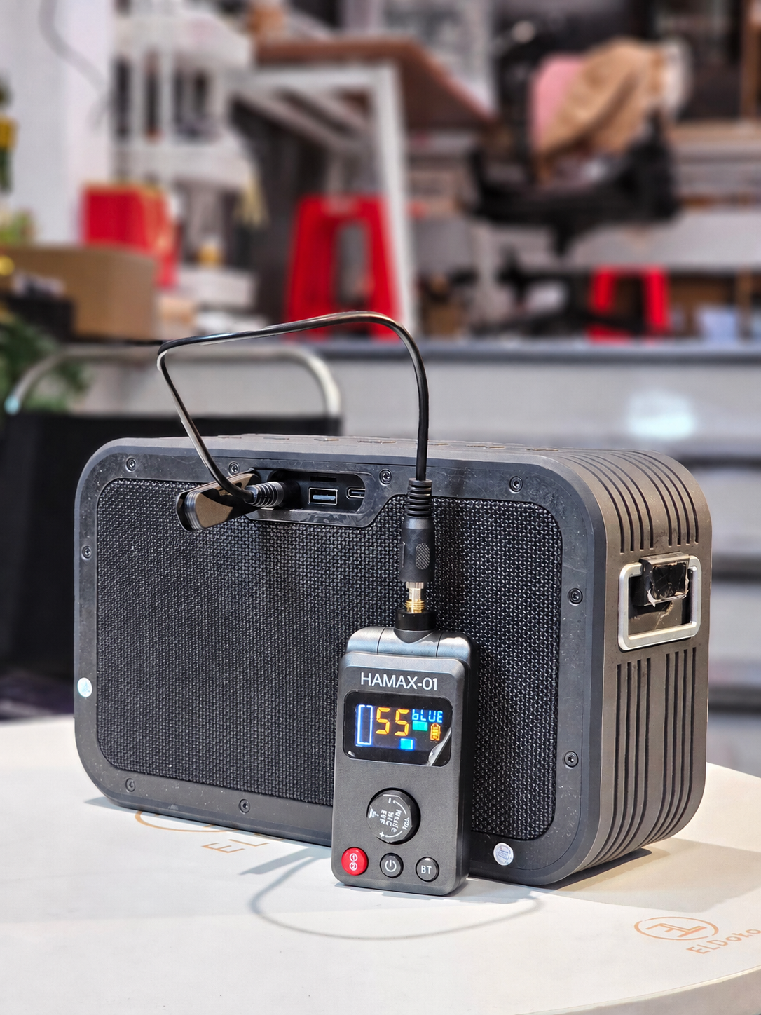 Micro Hamax 01 nút đỏ - Bản 1 mic karaoke siêu đa năng với loa bluetooth loa kéo, xe hơi cổng aux 3.5