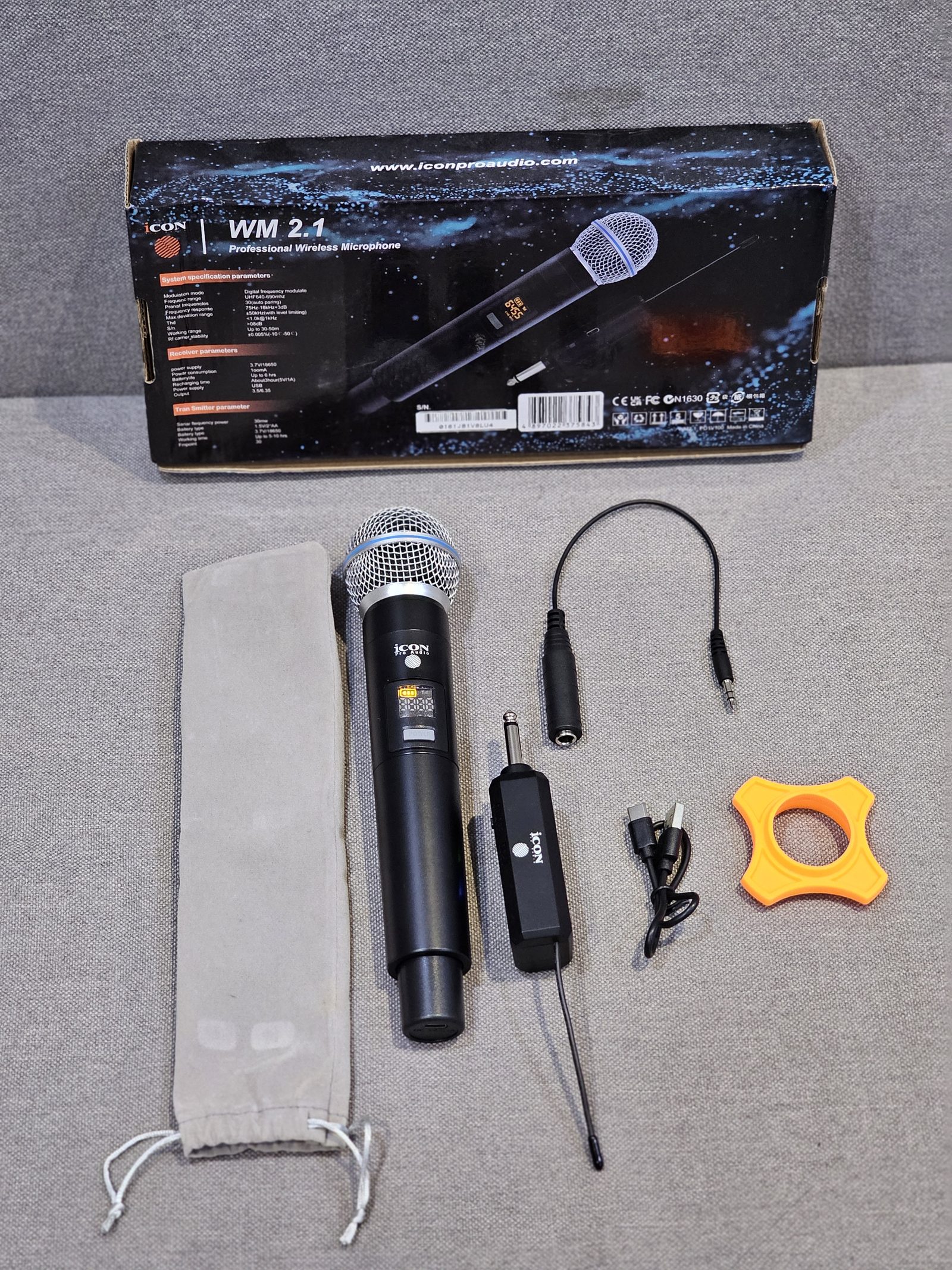 Bộ micro không dây iCON WM2.1 Micro không dây iCON WM2.1 trọn bộ 1 mic và đầu thu UHF